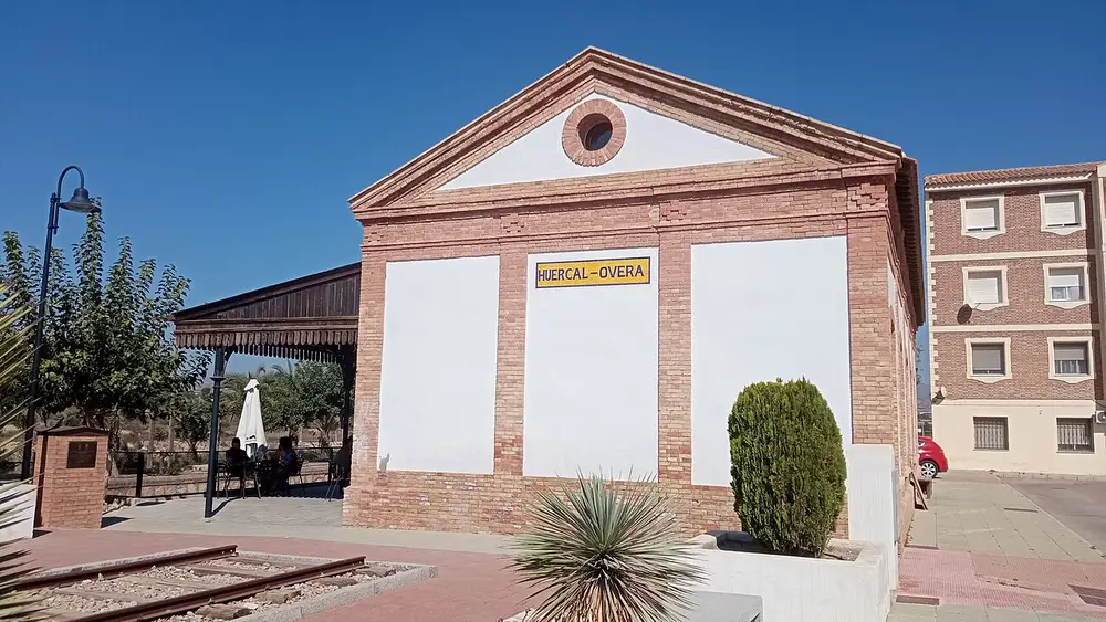 Edificio de la antigua estación de Huércal-Overa